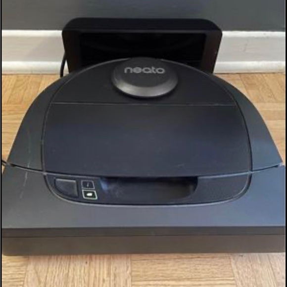 Neato D4 Botvac Connected Robot Vacuum - Picture 2 of 3